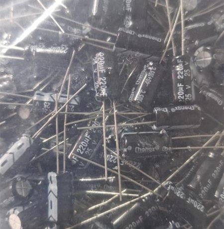 CAP EL 220uF 25V 105C 6x11 2.5mm %20 THT (NO NAME)